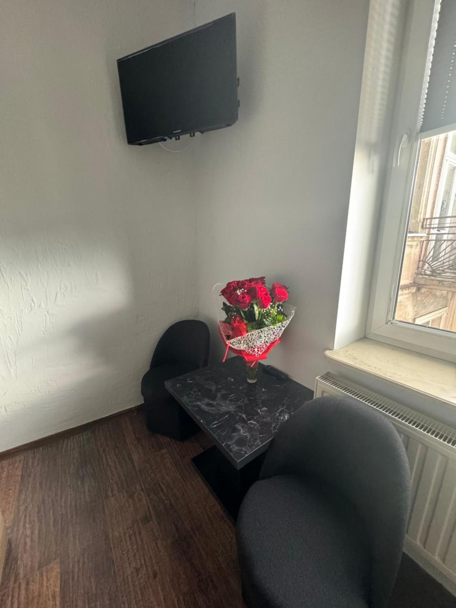 Farm stay Okno Na Rynek -pokoje Paris -parking Kielce