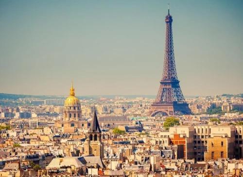 Okno Na Rynek -pokoje Paris -parking Farm stay