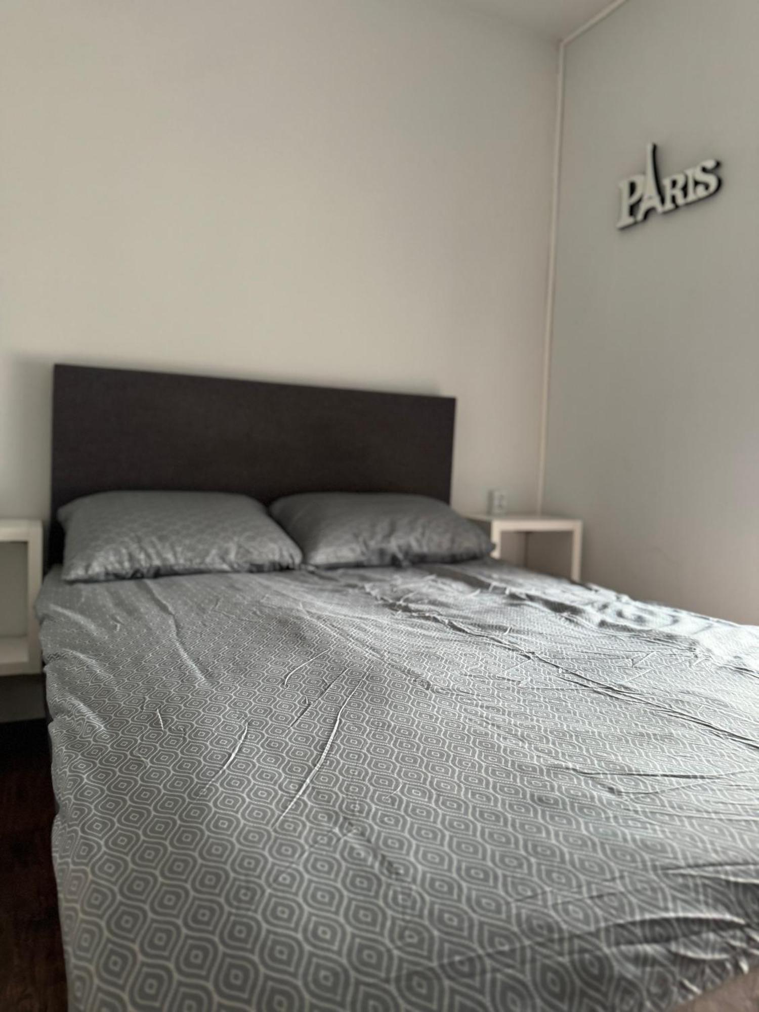 Farm stay Okno Na Rynek -pokoje Paris -parking Kielce